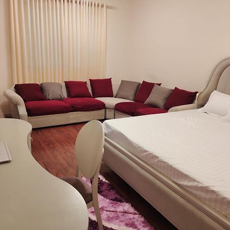 Arnim Suite - 3 Bedrooms Apartment Szardża Zewnętrze zdjęcie