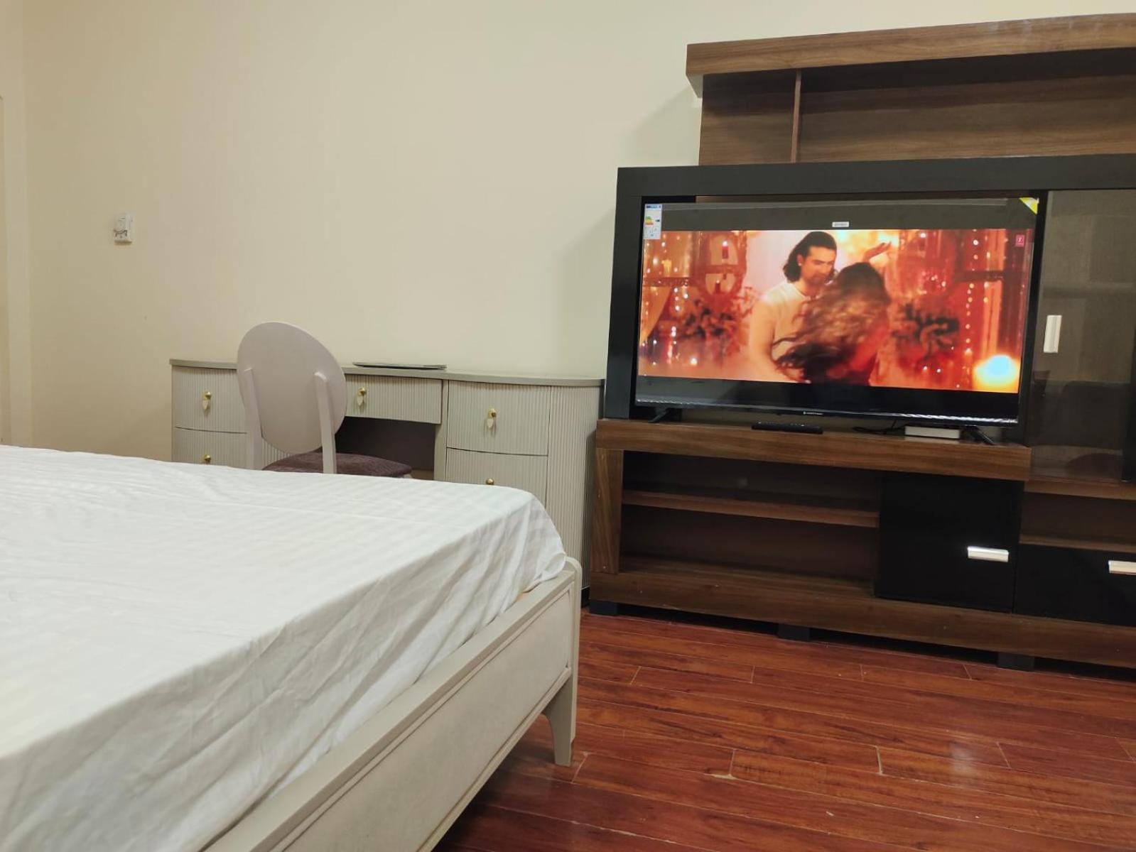 Arnim Suite - 3 Bedrooms Apartment Szardża Zewnętrze zdjęcie