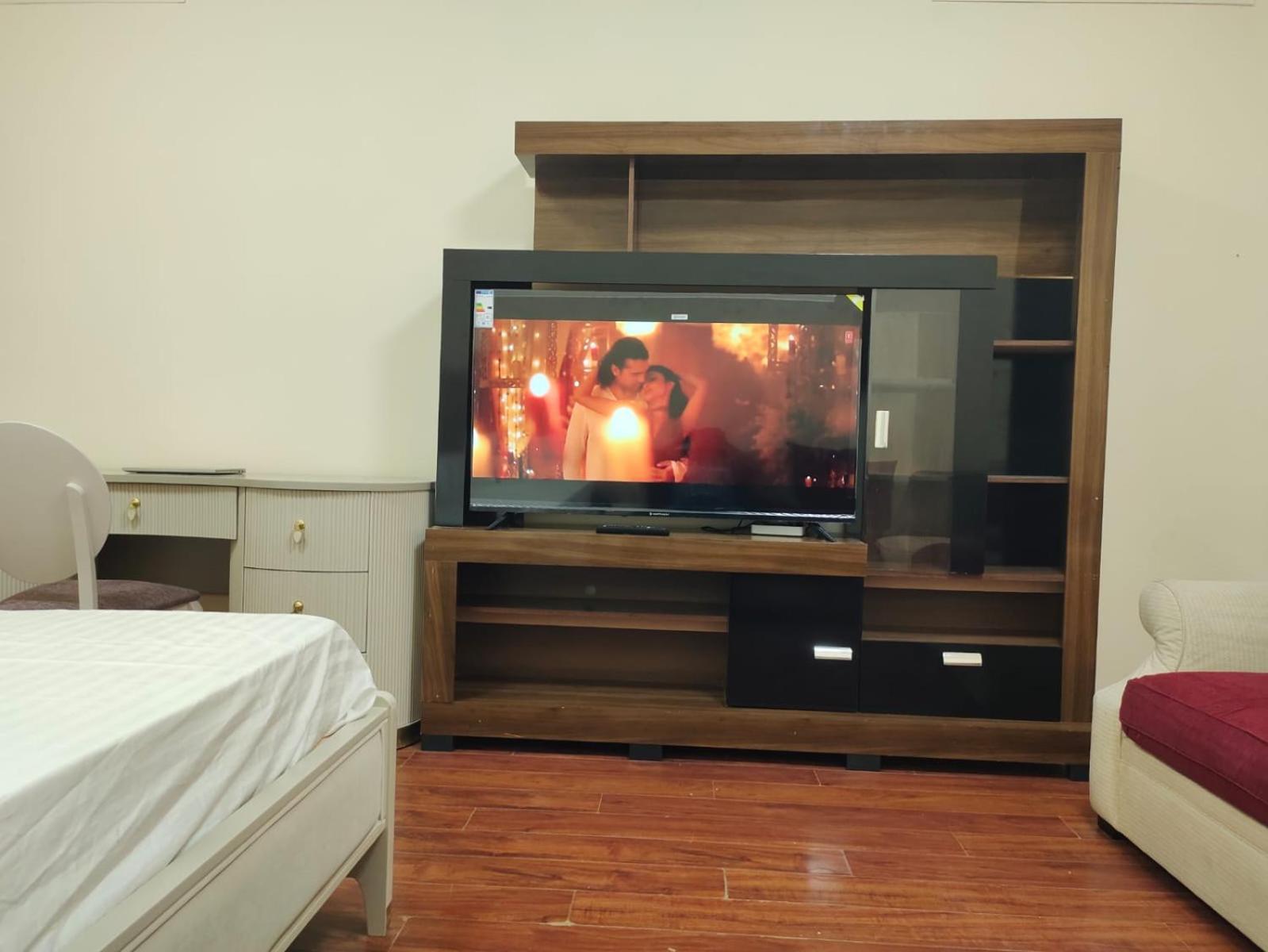 Arnim Suite - 3 Bedrooms Apartment Szardża Zewnętrze zdjęcie