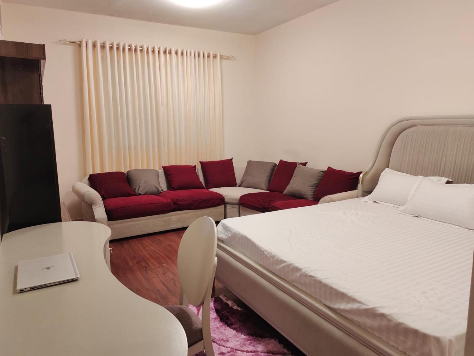 Arnim Suite - 3 Bedrooms Apartment Szardża Zewnętrze zdjęcie