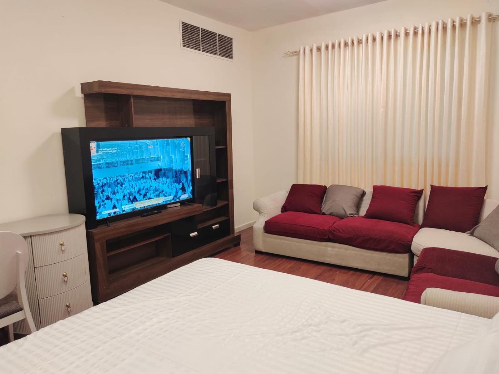 Arnim Suite - 3 Bedrooms Apartment Szardża Zewnętrze zdjęcie